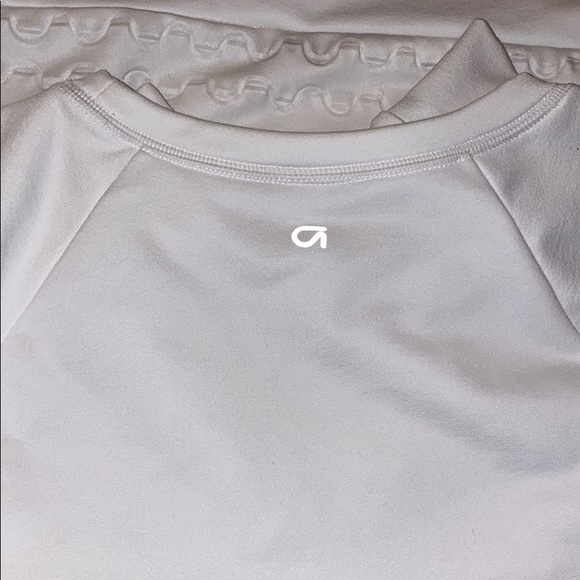 GapFit Sweater - Picture 4 of 6